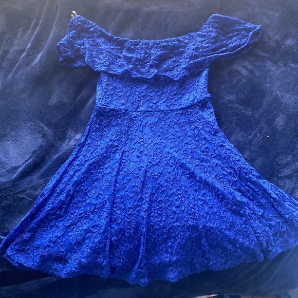 Off-the-shoulder Blue Lace Dress - Picture 1 of 2